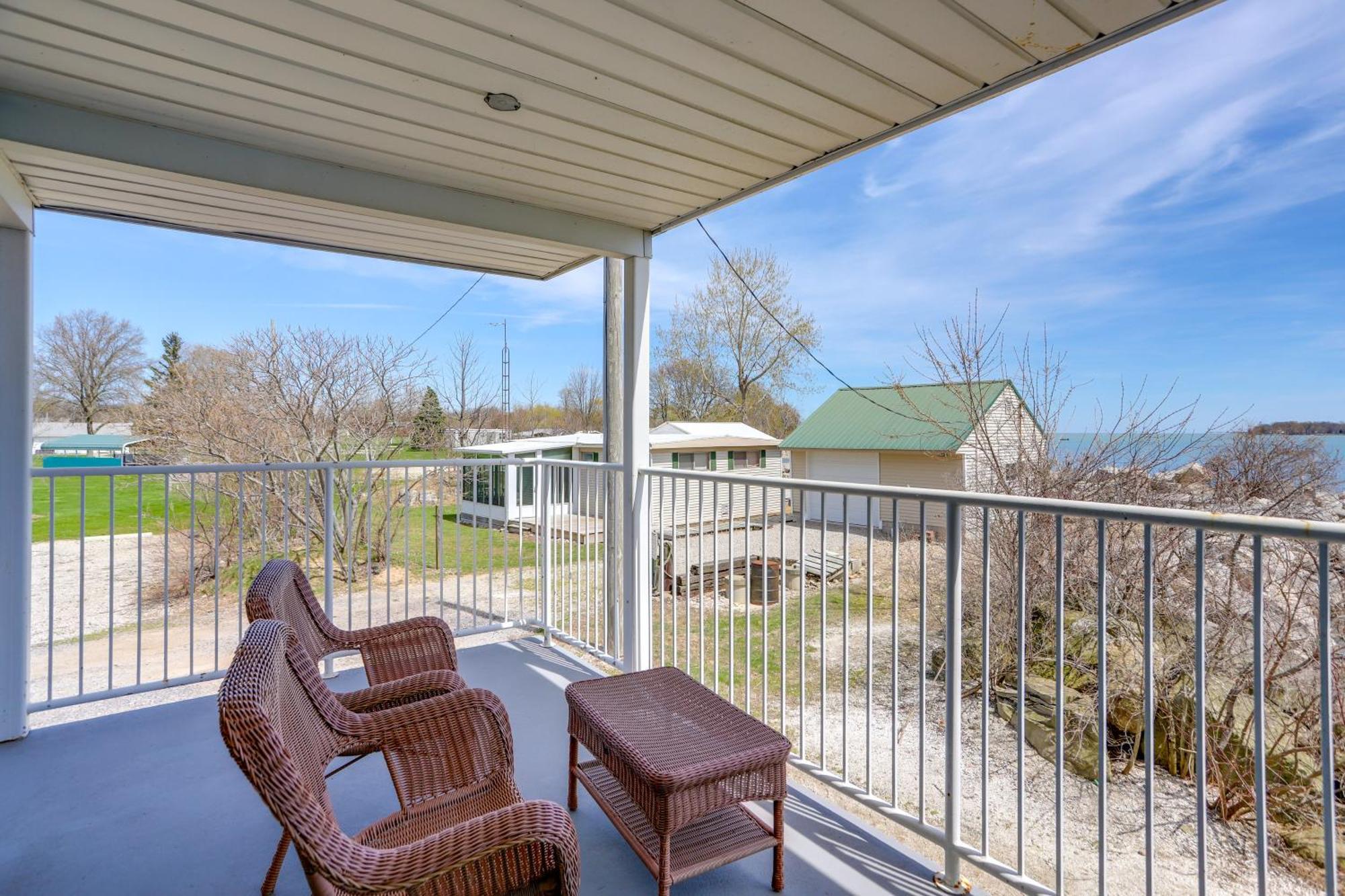 Apartmán Waterfront Bass Island Retreat With Balcony And Tv Put-in-Bay Exteriér fotografie